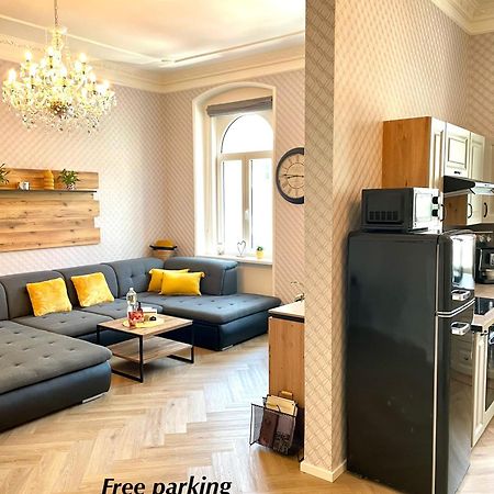 Apartment Nicol การ์โลวีวารี ภายนอก รูปภาพ