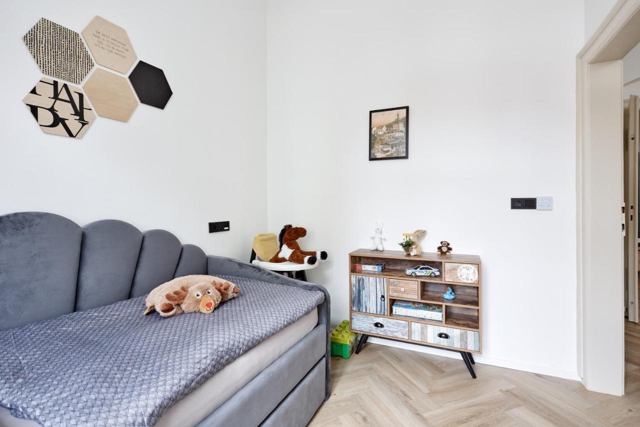 Apartment Nicol การ์โลวีวารี ภายนอก รูปภาพ