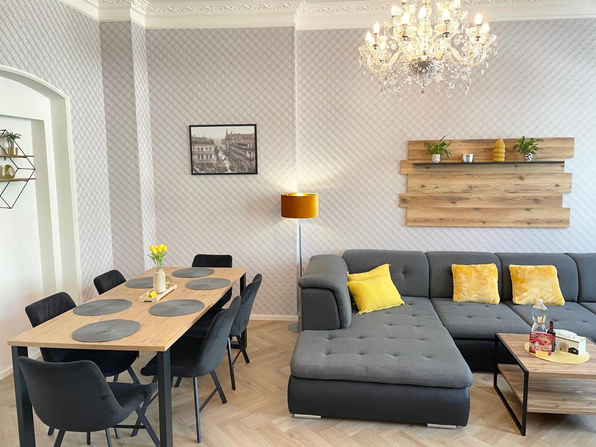 Apartment Nicol การ์โลวีวารี ภายนอก รูปภาพ